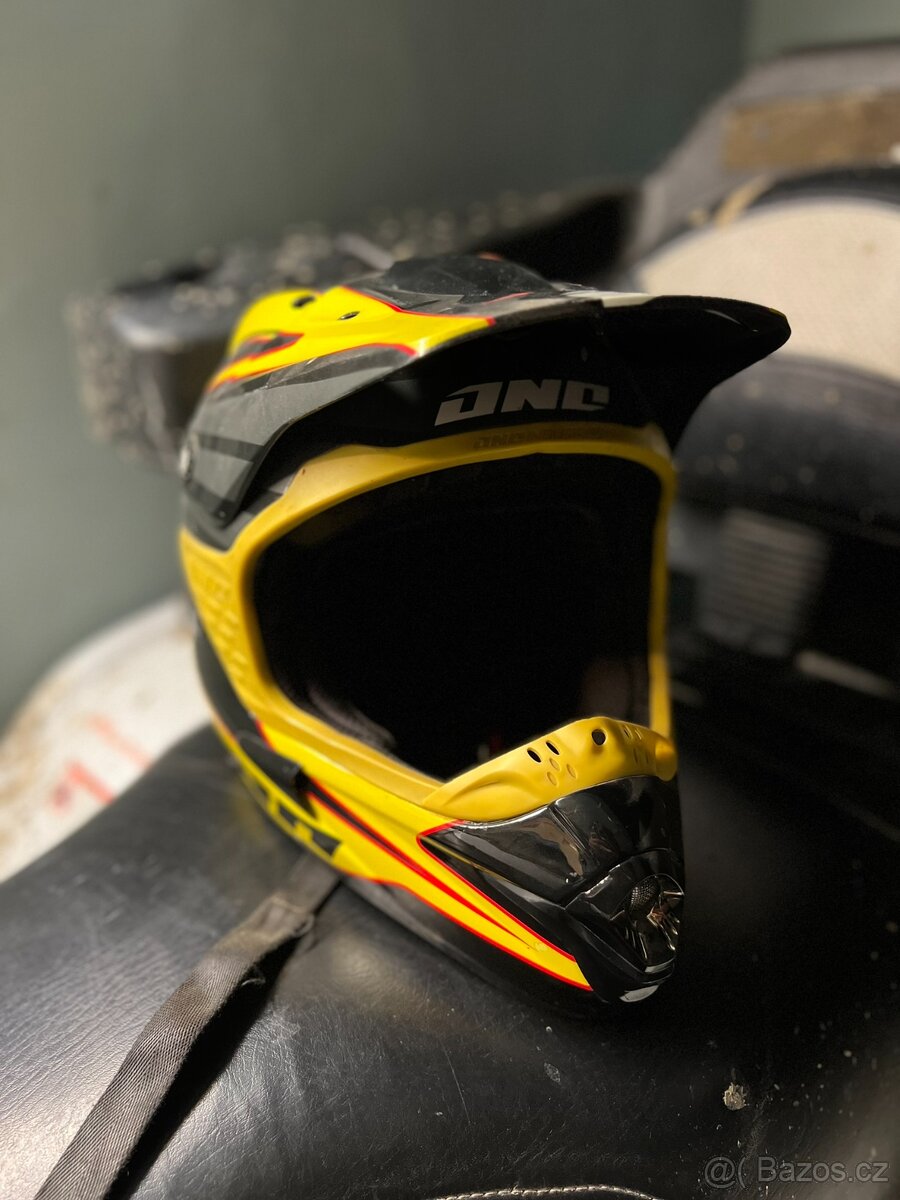 MX helma ONE Industries TROOPER RACING (žlutá, vel. L)