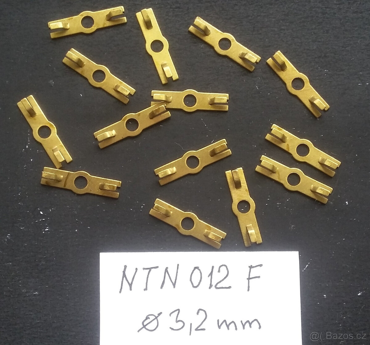 Pájecí očka NTN 012F, průměr 3,2 mm.
