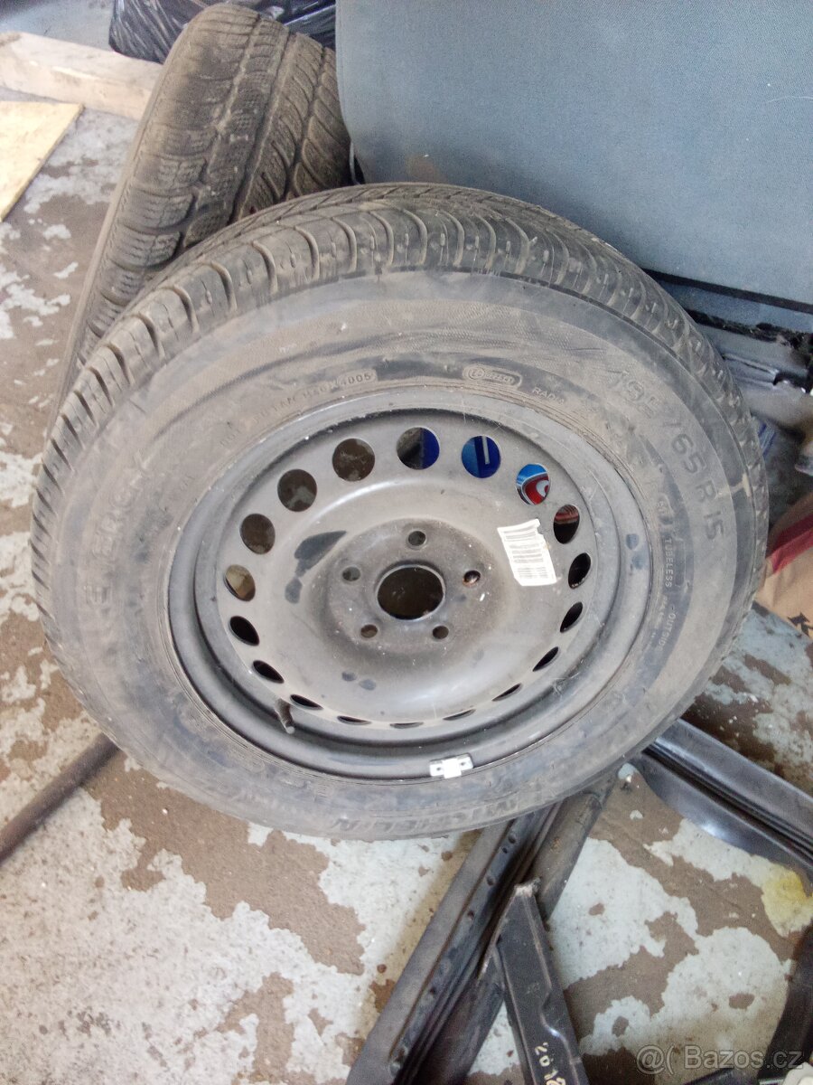 Plechový disk s pneu 5x108