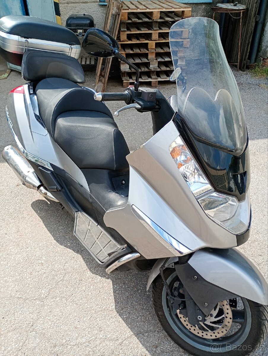 Skútr Aprilia Atlantic 500