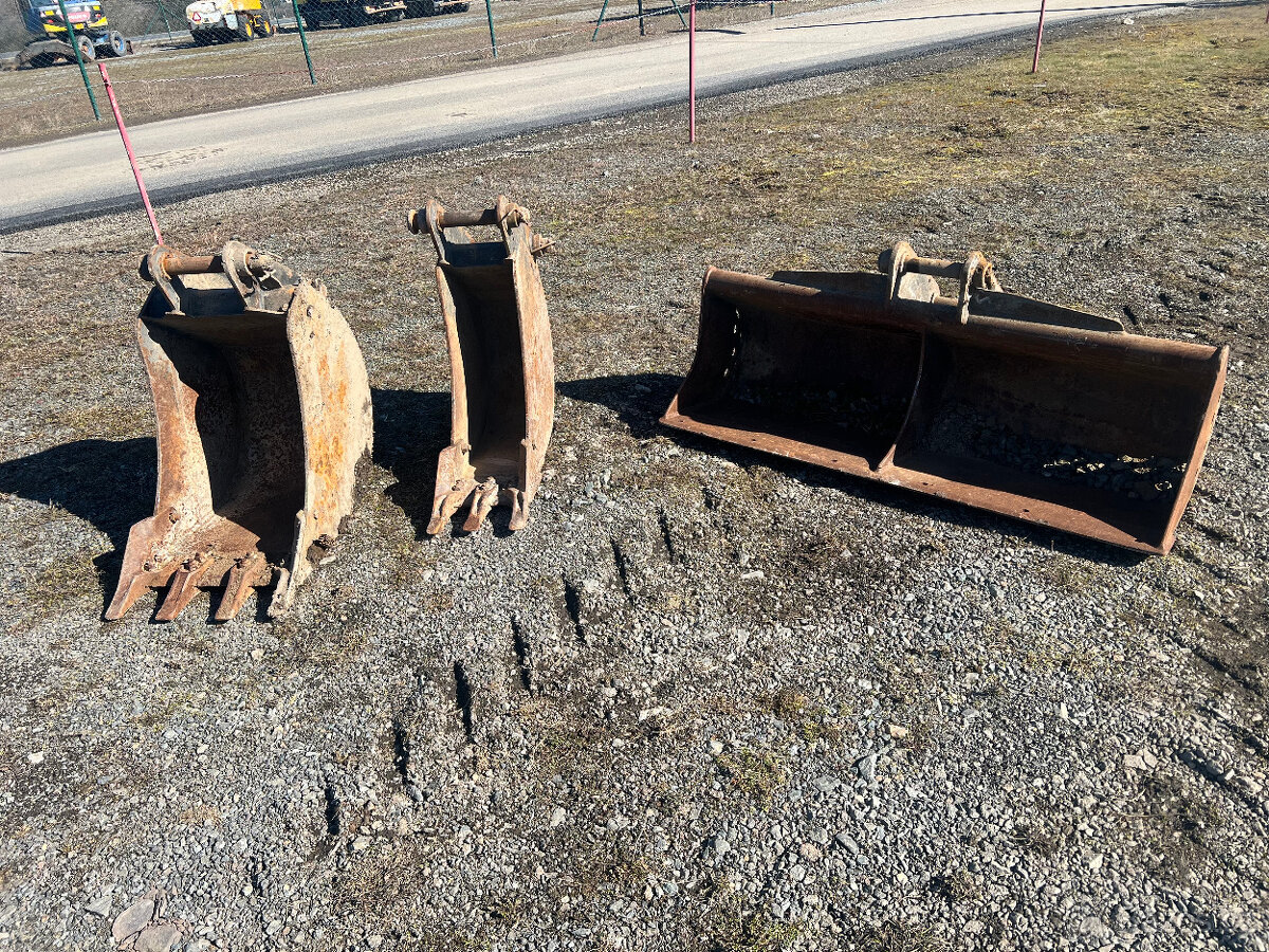 Podkopové lžíce a vidle na JCB 3CX (rychloupínač)