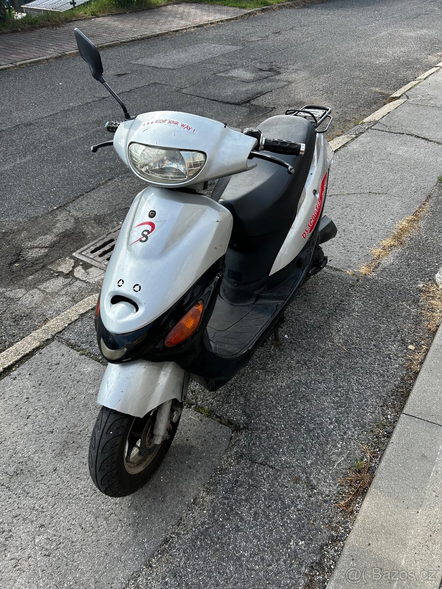 Skútr 50