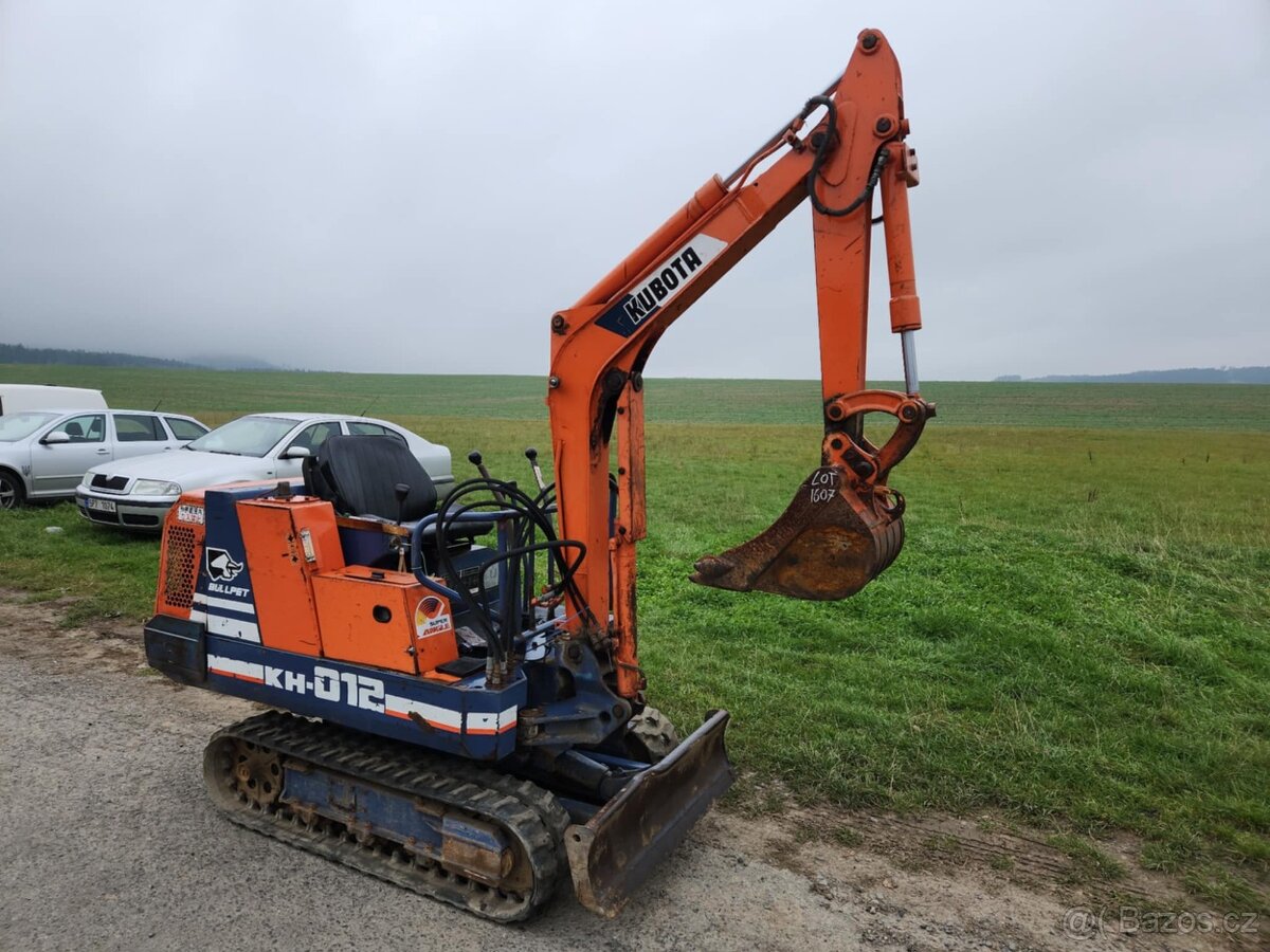 JAPONSKÝ MINIBAGR KUBOTA KH012 1200KG