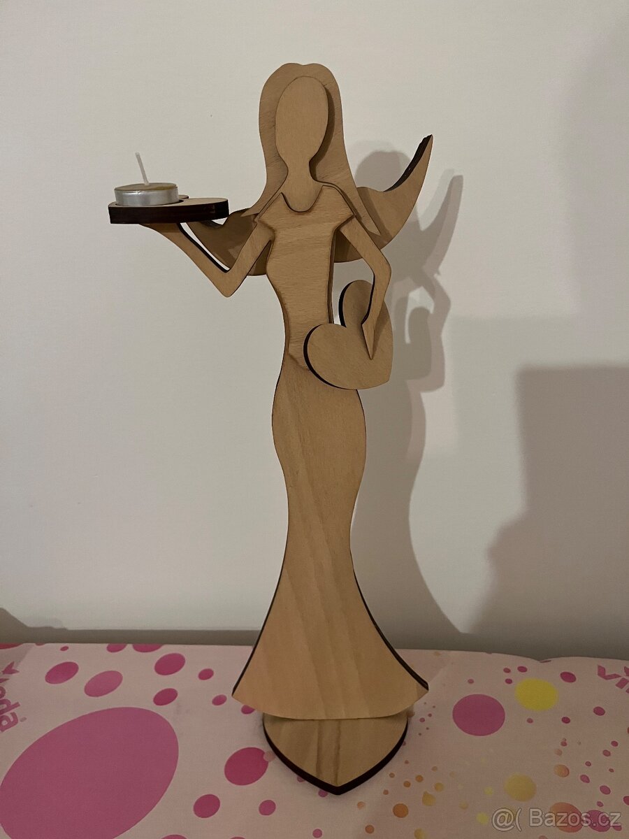 Dřevěný anděl