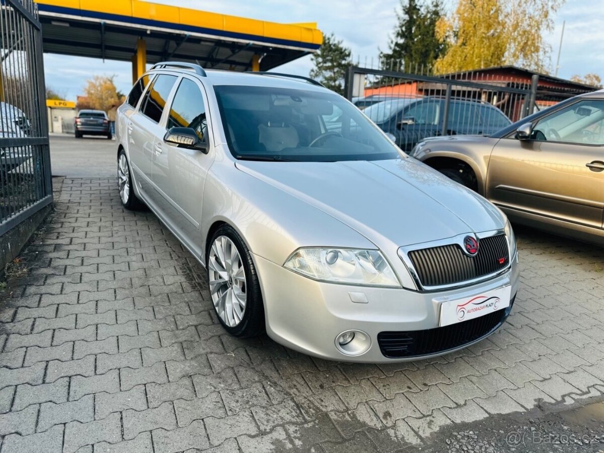 Škoda Octavia 2.0TFSi RS, MOC PĚKNÝ STAV