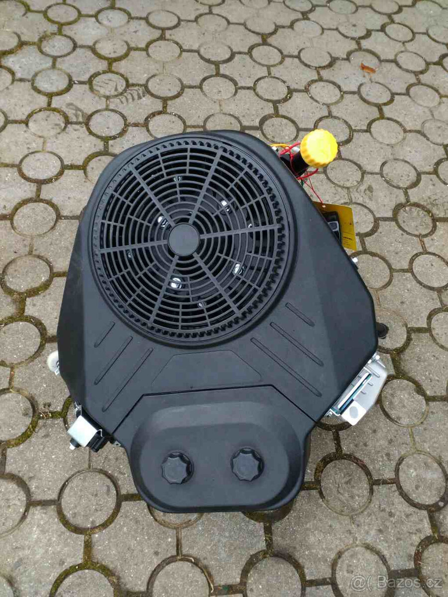 Silný dvouválcový motor pro zahradní traktory22 HP - nový