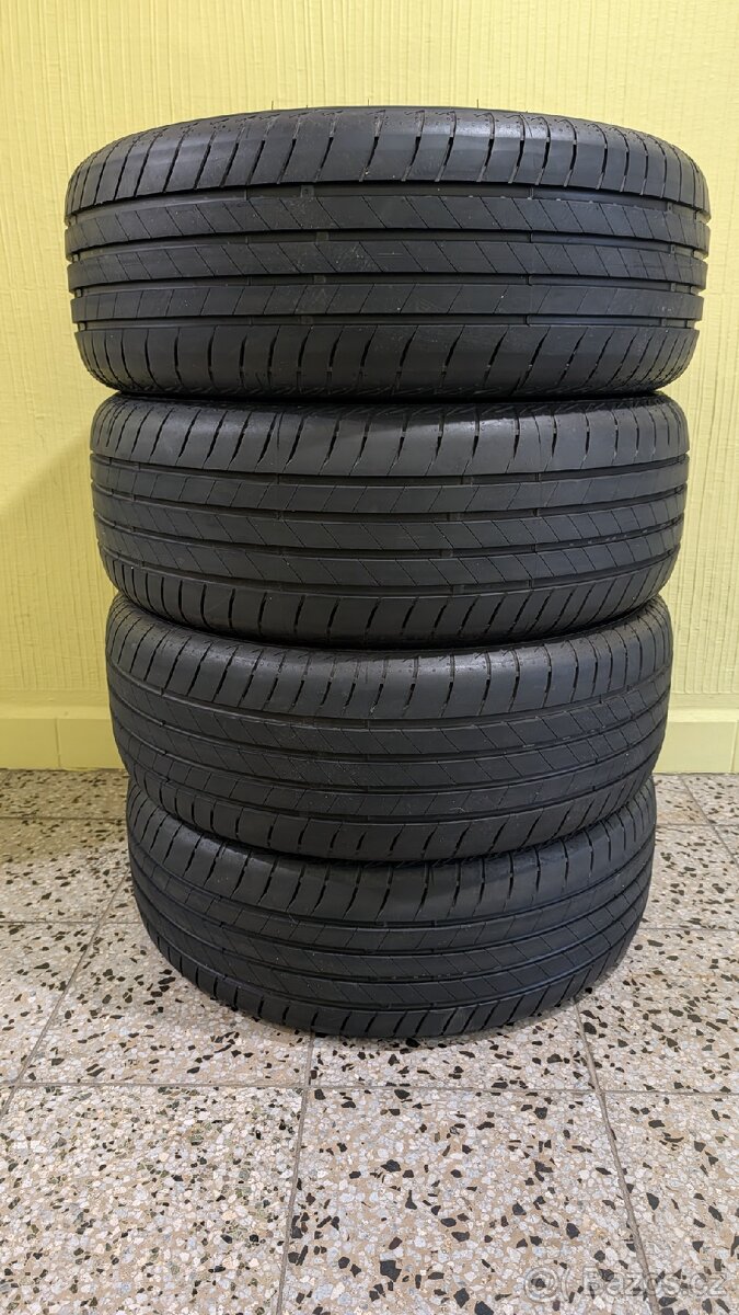 Letní pneu 235/55/R18 100V , Bridgestone Turanza T005.