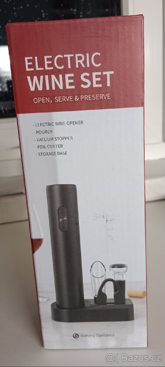 Nový elektrický otvírák na víno + příslušenství
