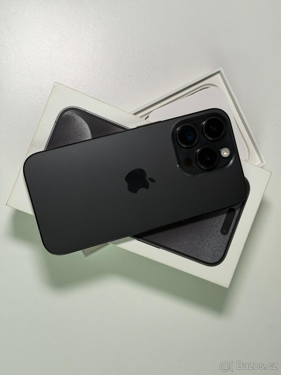 iPhone 15 Pro 256 Gb v barvě černý titan