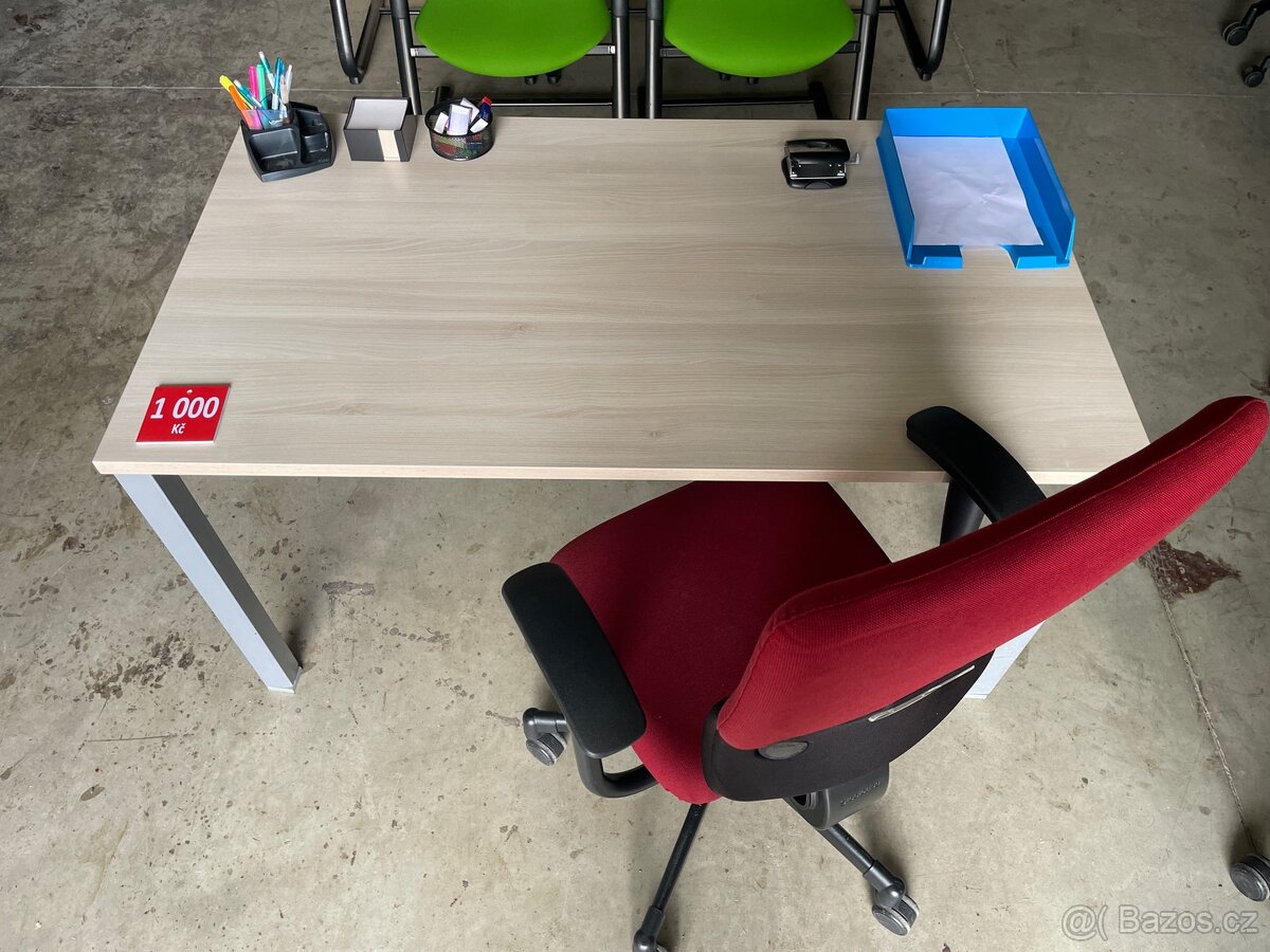 Stůl + kancelářská židle Steelcase