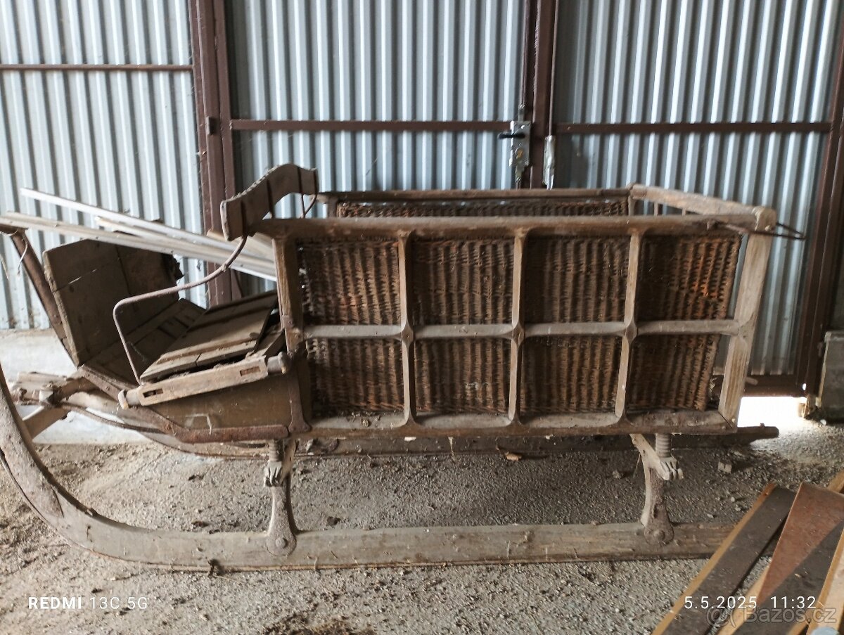 Kočáry, saně a věci za koně