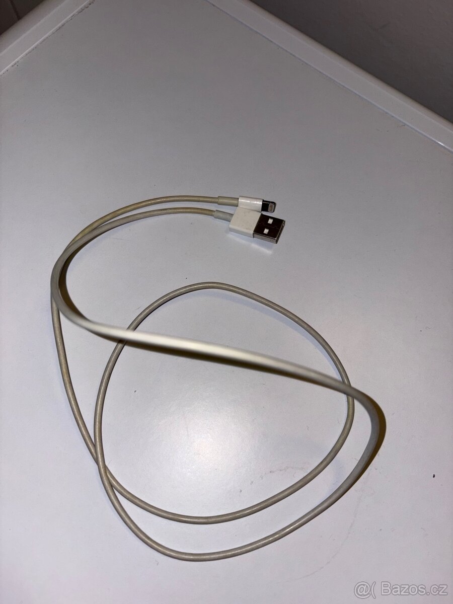 USB A kabel k iPhone
