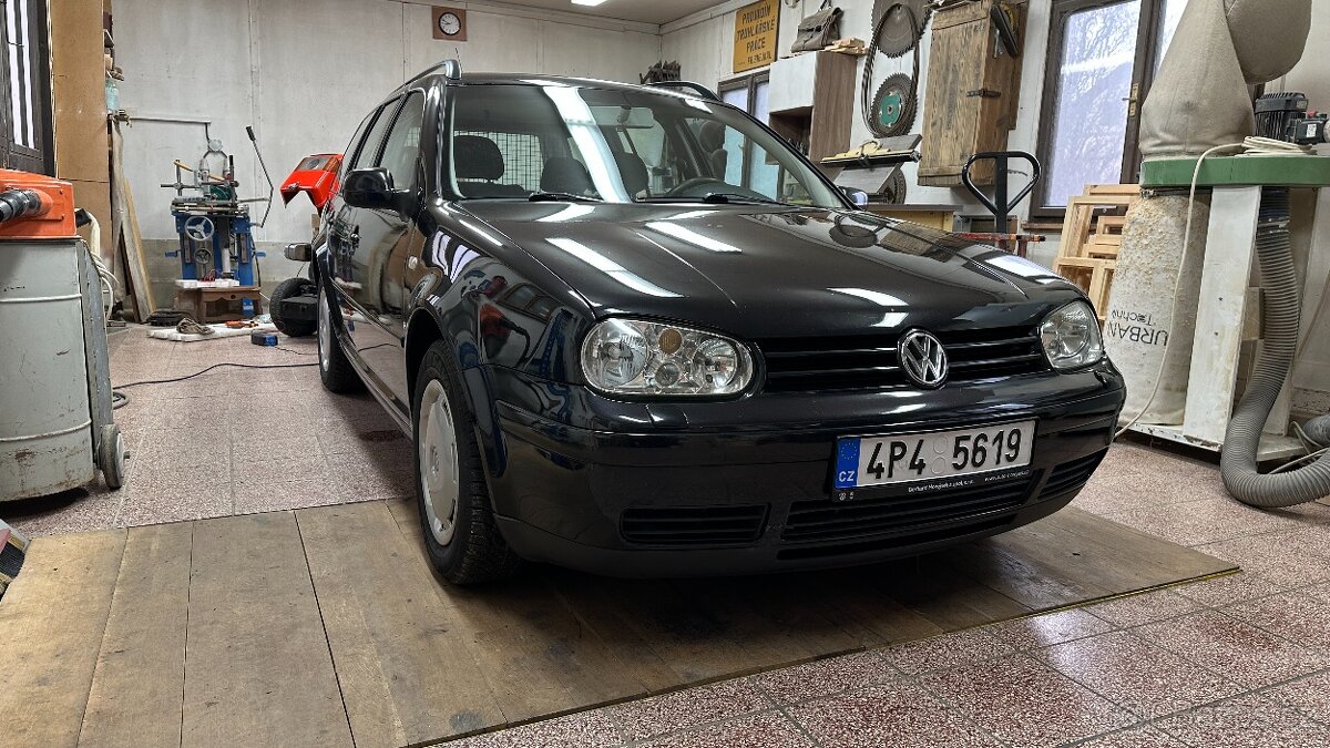 VW Golf 4 Variant 1.6 SR r.v. 2000