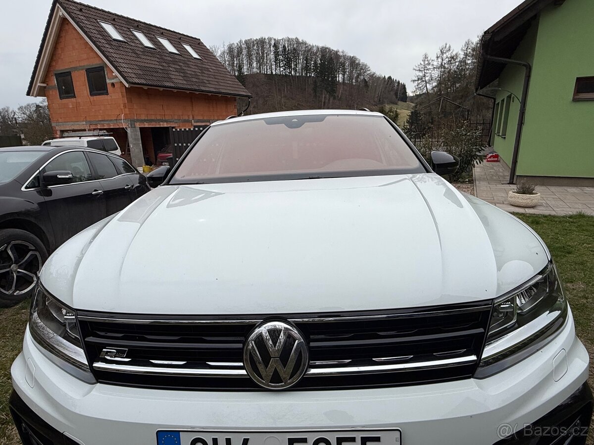 VW Tiguan R line - LED světla + mřížka