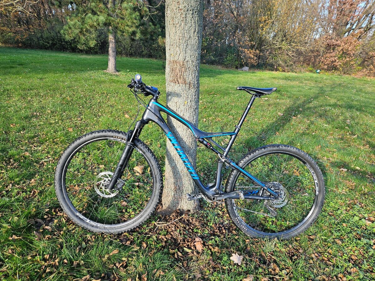 Celoodpružené karbonové horské kolo Specialized Epic