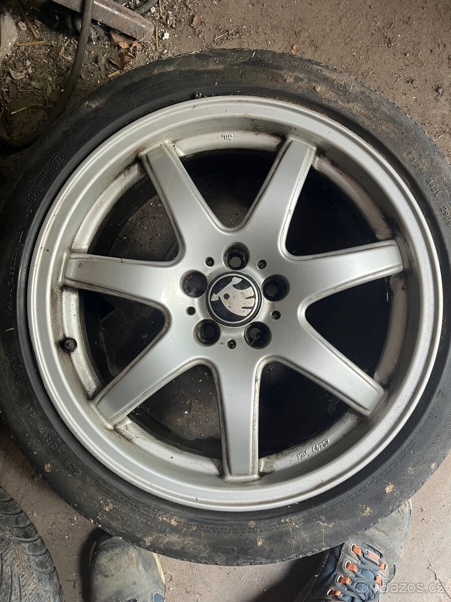 Alu kola 5/100 et 38 225/45 R17