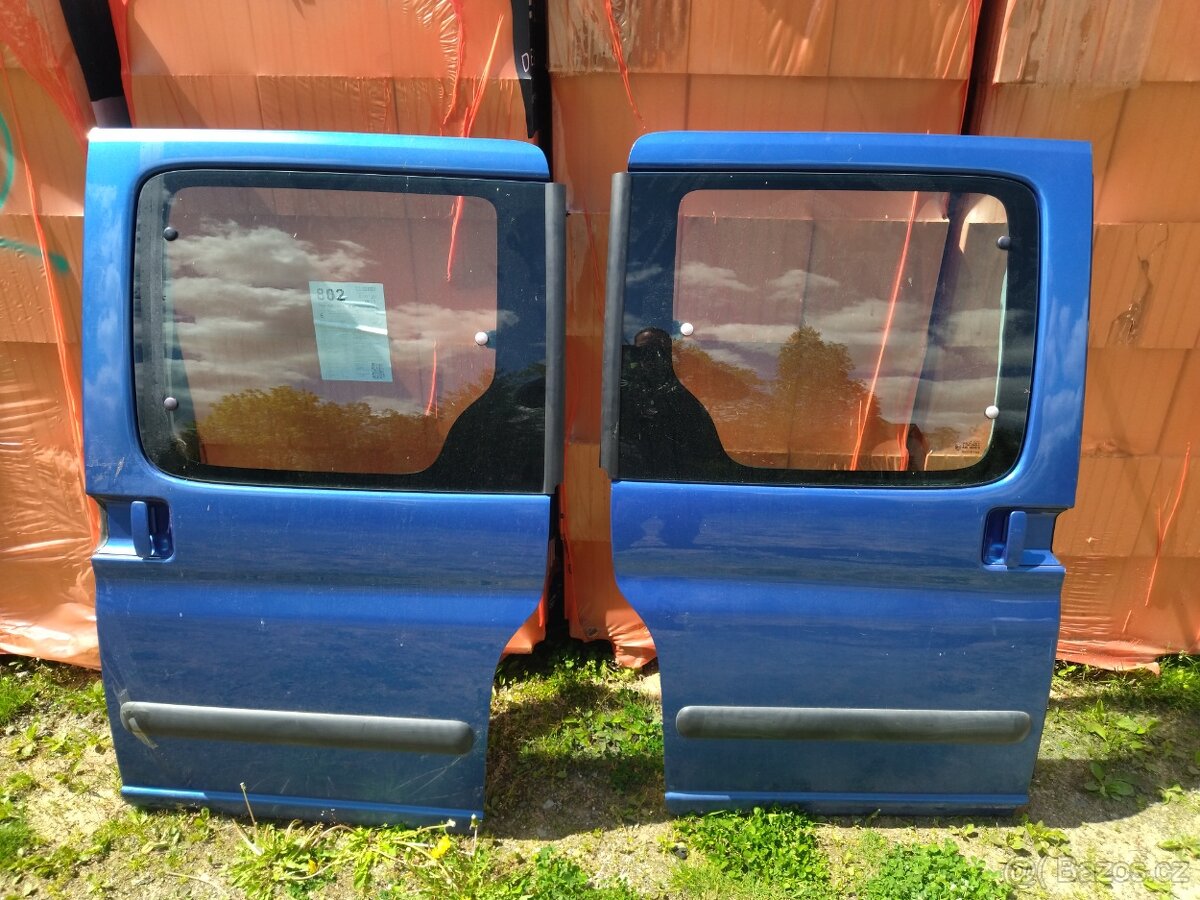 boční posuvné dveře Berlingo