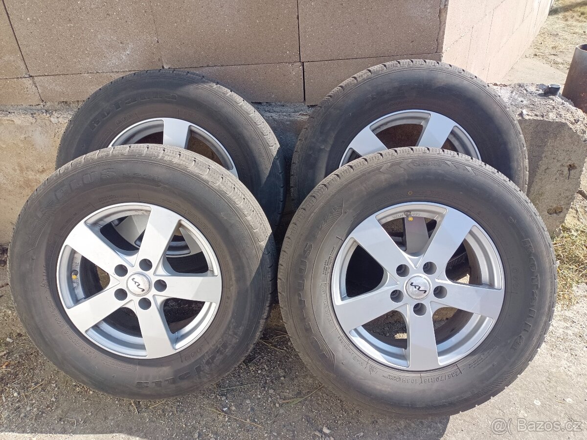Alu kola Kia,Hyundai, 5x114,3mm, obuté 235/70/R16 Rotalla
