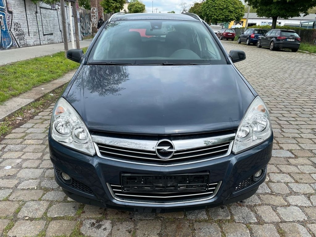 Opel Astra 1 6i benzín kombi