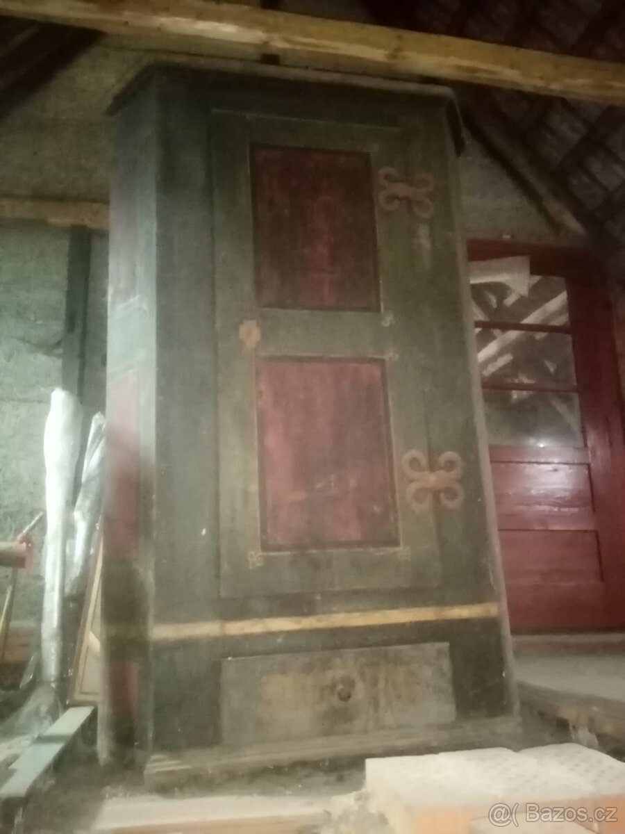 Skříň malovaná, starožitná,.šestiboká 1848, původní stav.