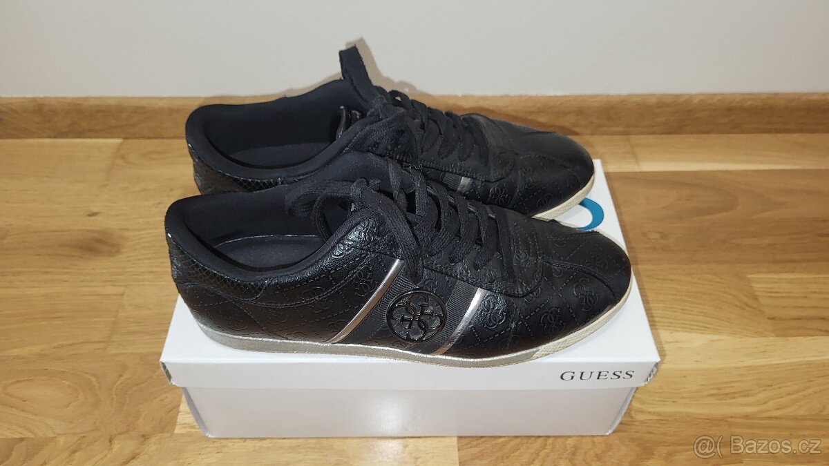Guess tenismy
