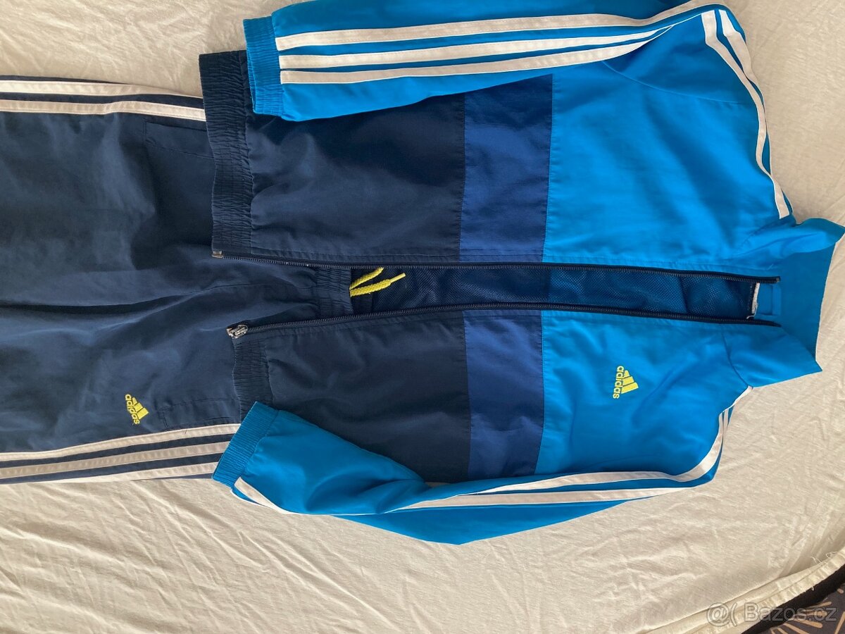 funkční tepláková souprava adidas, vel. cca 11-12 let