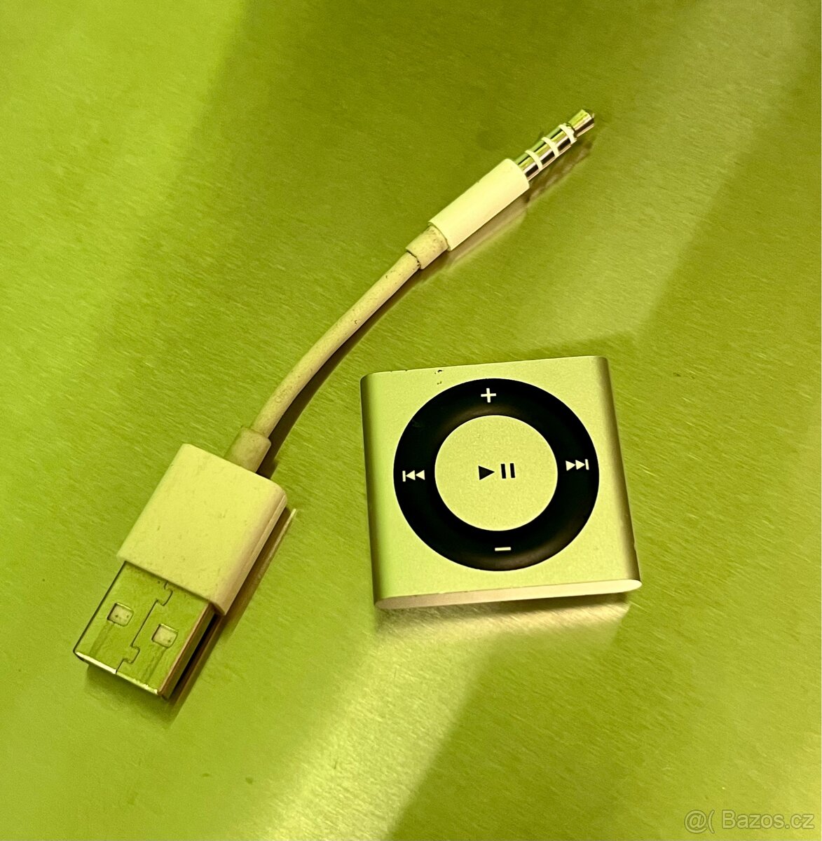 iPod Shuffle 4. generace – 2 GB, plně funkční