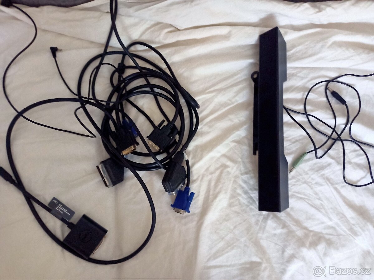Reproduktor pod monitor