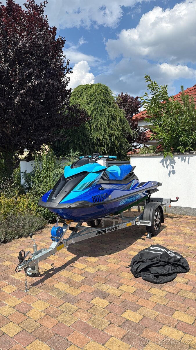 Yamaha GP1800r