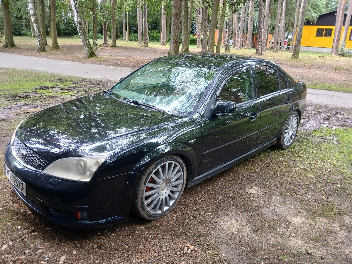 Ford Mondeo ST220
