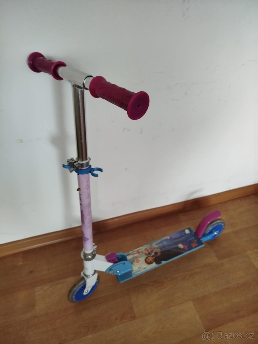Dětská koloběžka Ledové království