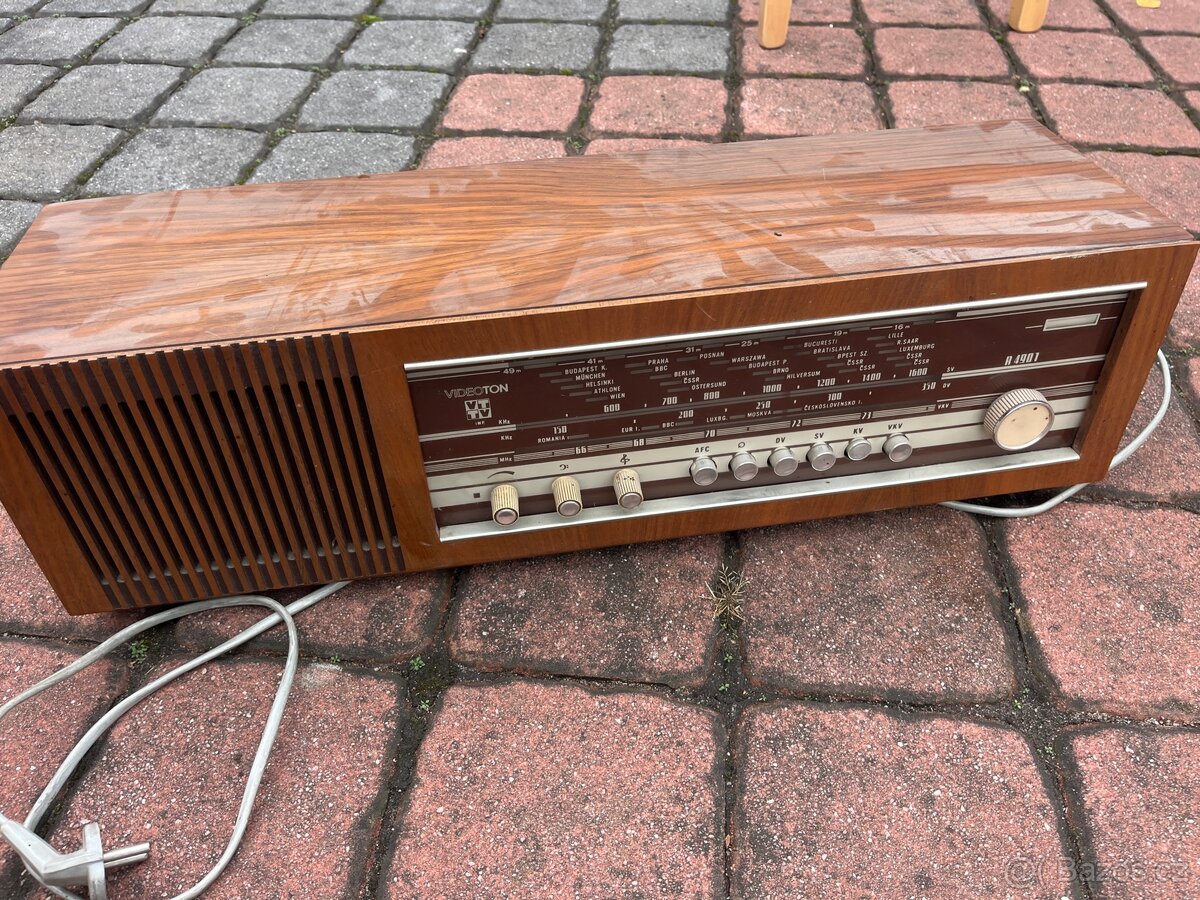Staré funkční rádio