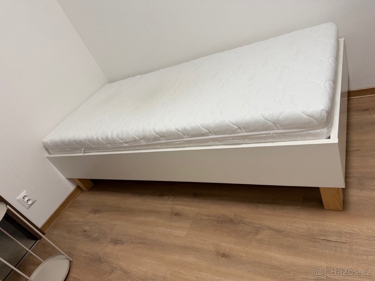 Postel s matrací 90х200