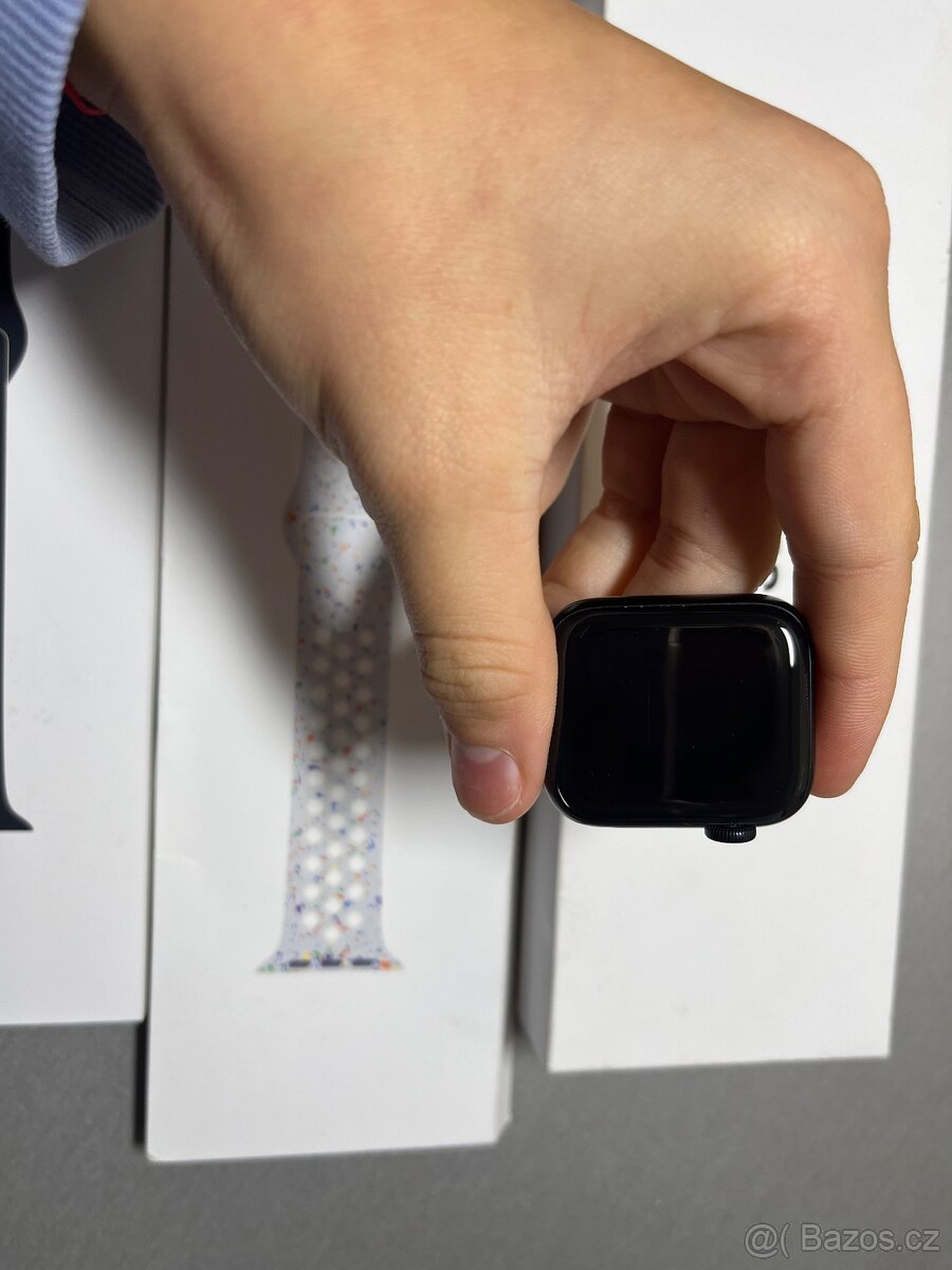 Apple Watch – 2. generace, 40 mm