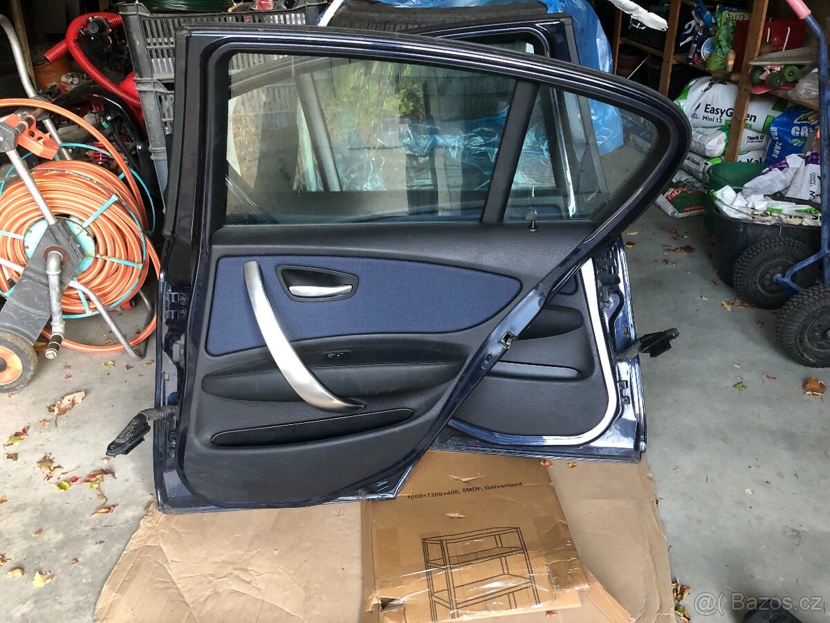 BMW E87 zadní dveře P+L – modrá metalíza