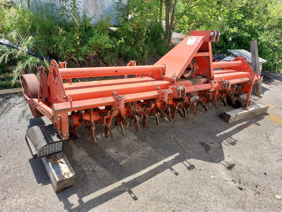 Prodám Rotavátor Značky Howard,  pracovní záběr 3m