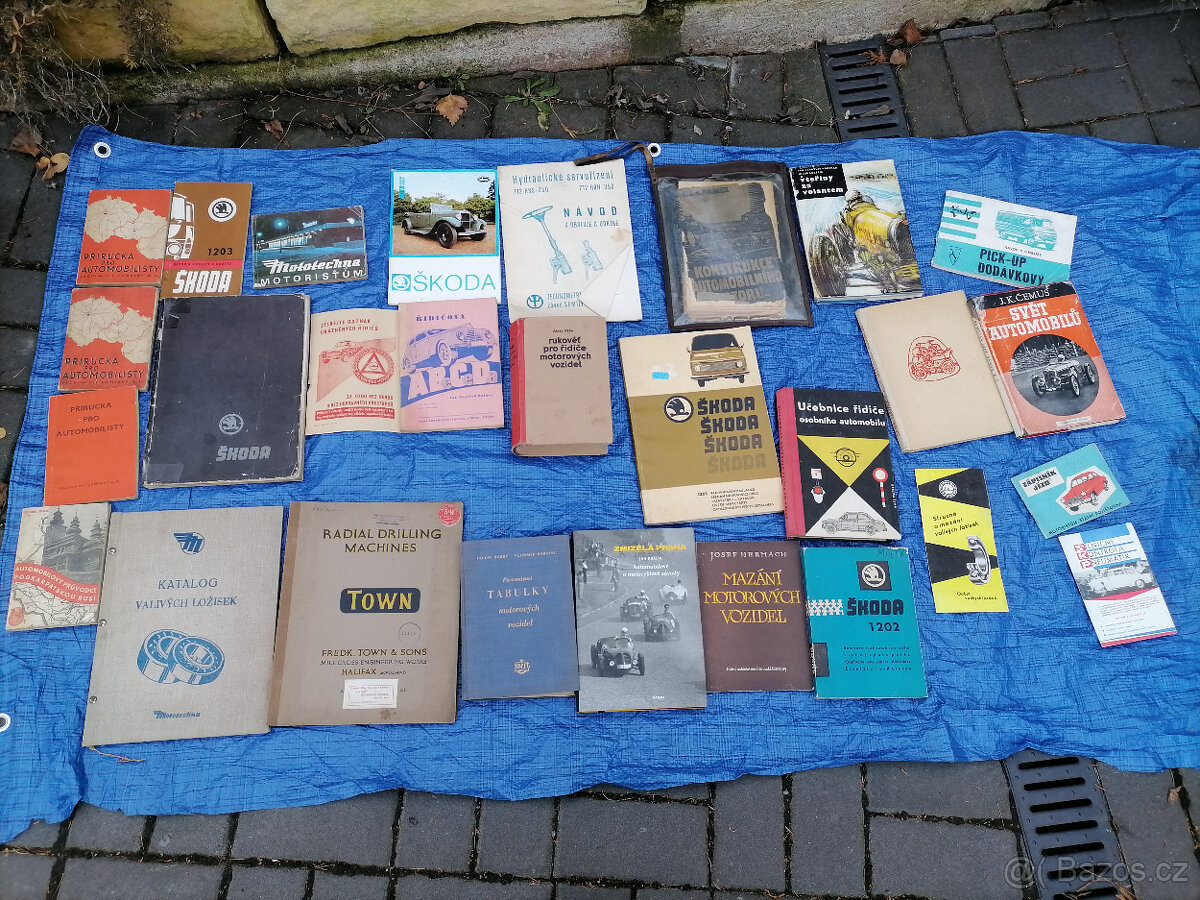 Knihy o autech 124kusů