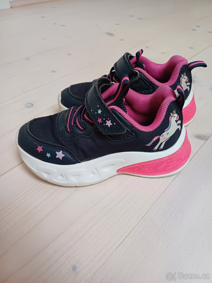 Dívčí blikací boty vel 24