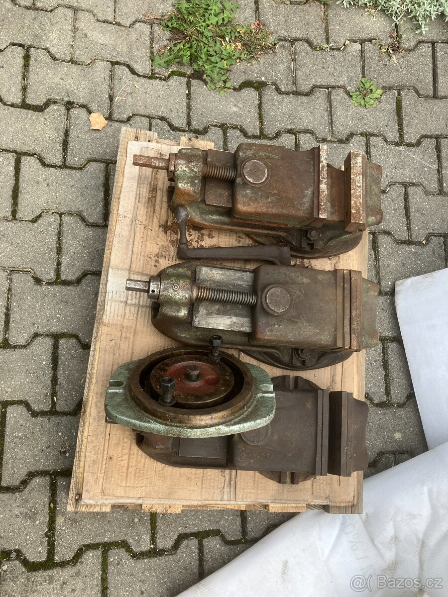 Otočný strojní svěrák 160mm