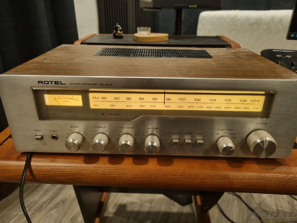 Rotel RX-203 – vintage stereo receiver