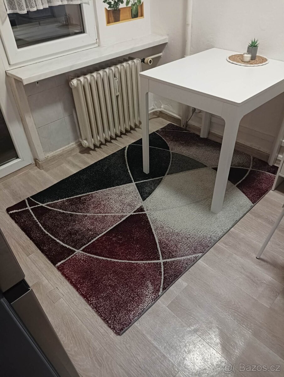 Nový kusový koberec