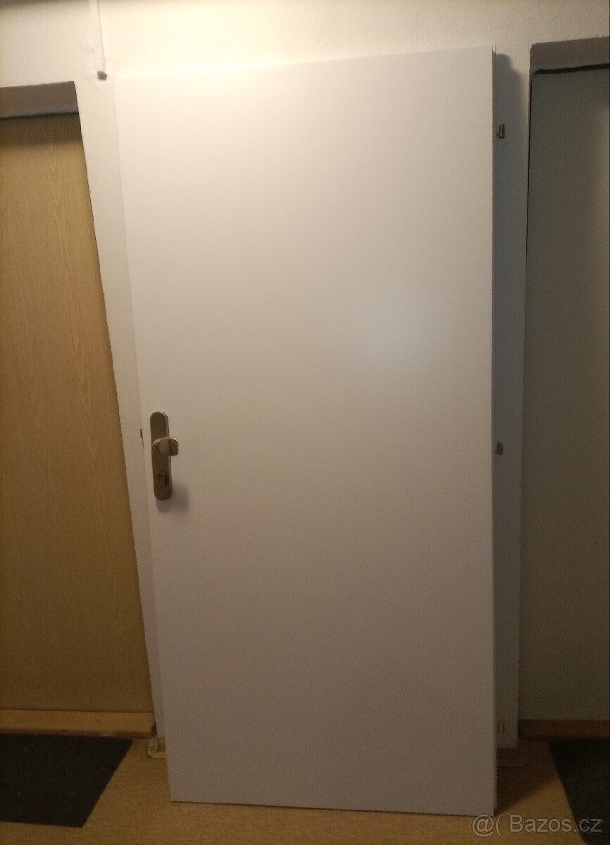 Vchodové dveře do bytu 90 L bílé