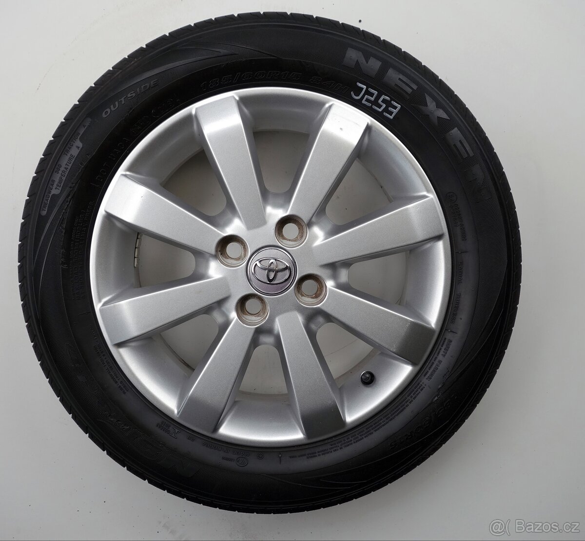 Toyota Yaris - Originání 15" alu kola - Letní pneu