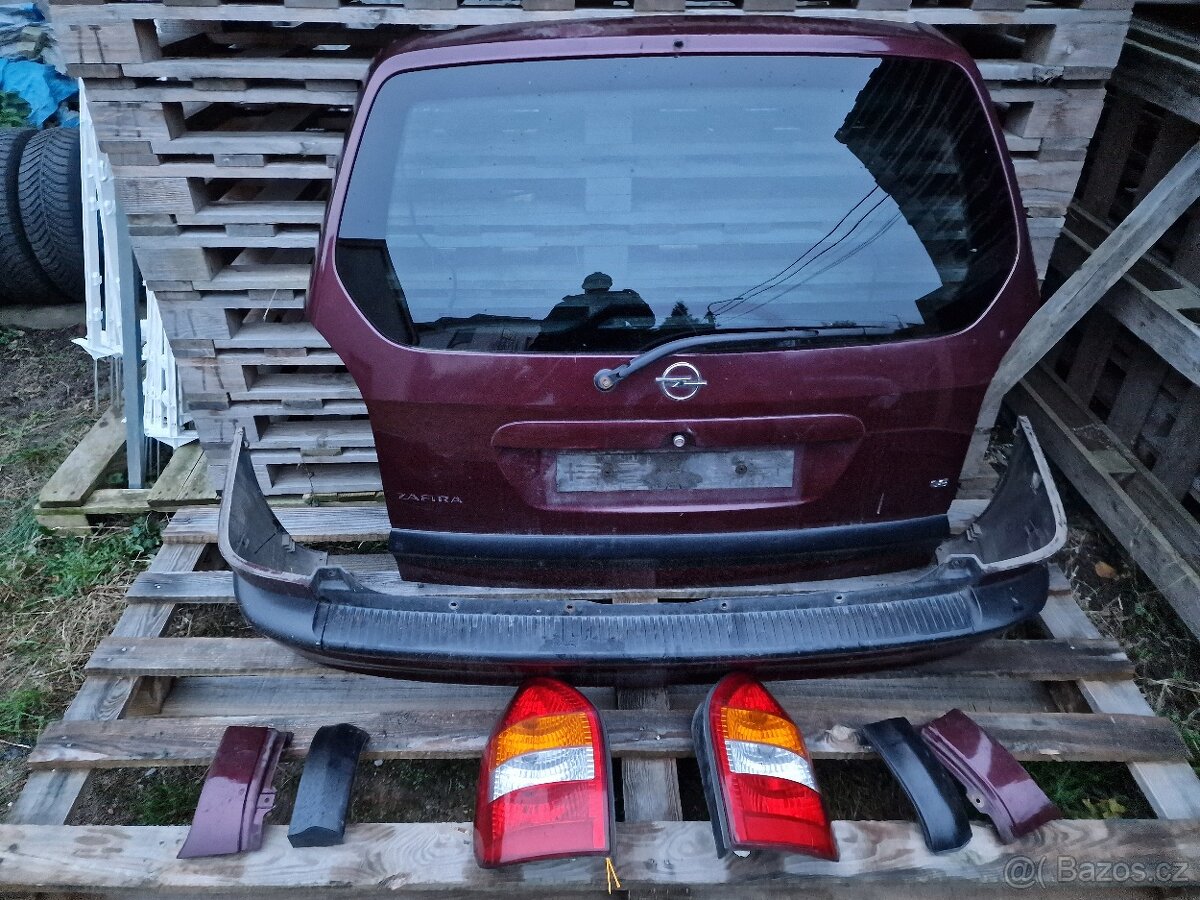 Opel Zafira nárazníky, dveře, okna, světla, náhradní díly