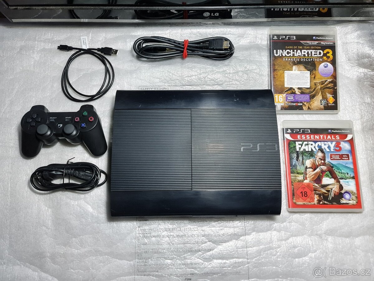 PlayStation 3 SuperSlim a 2 hry