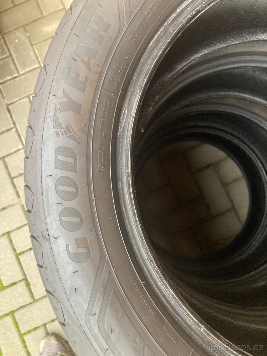 Pneumatiky GOODYEAR 235/55 R18 EFFICIENT GRIP 2 SUV 100 V