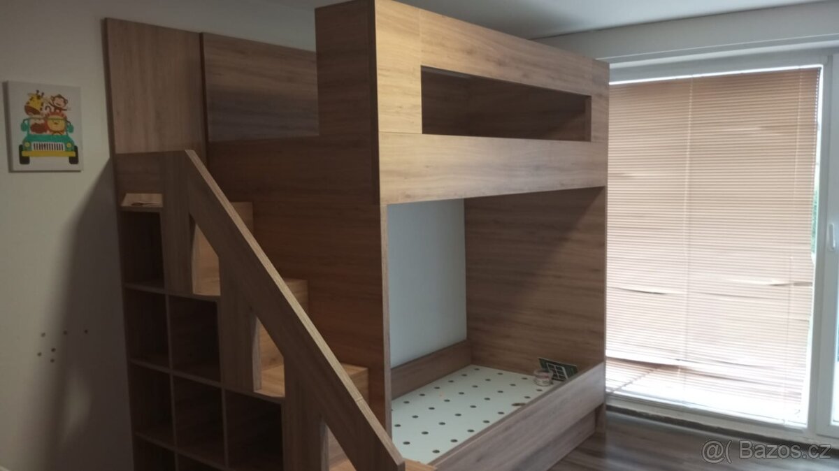 Dětská dvoupatrová postel