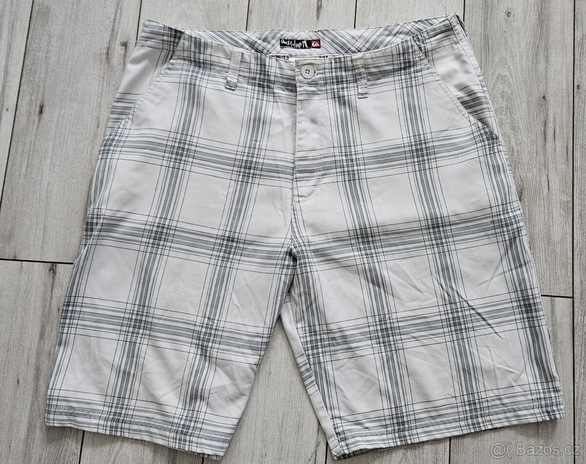 Kraťasy zn. QUIKSILVER vel. 36