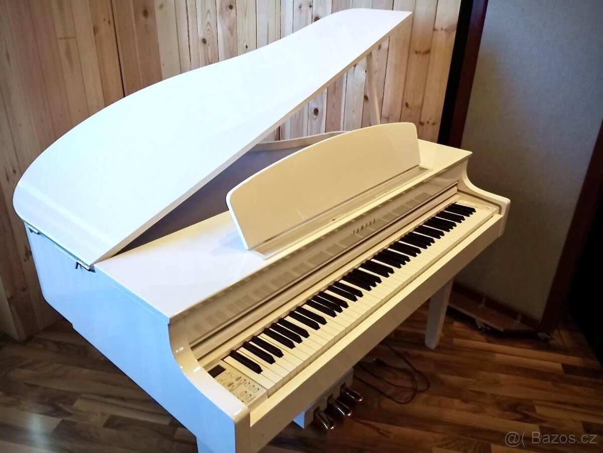 Křídlo Yamaha CLP-565GP