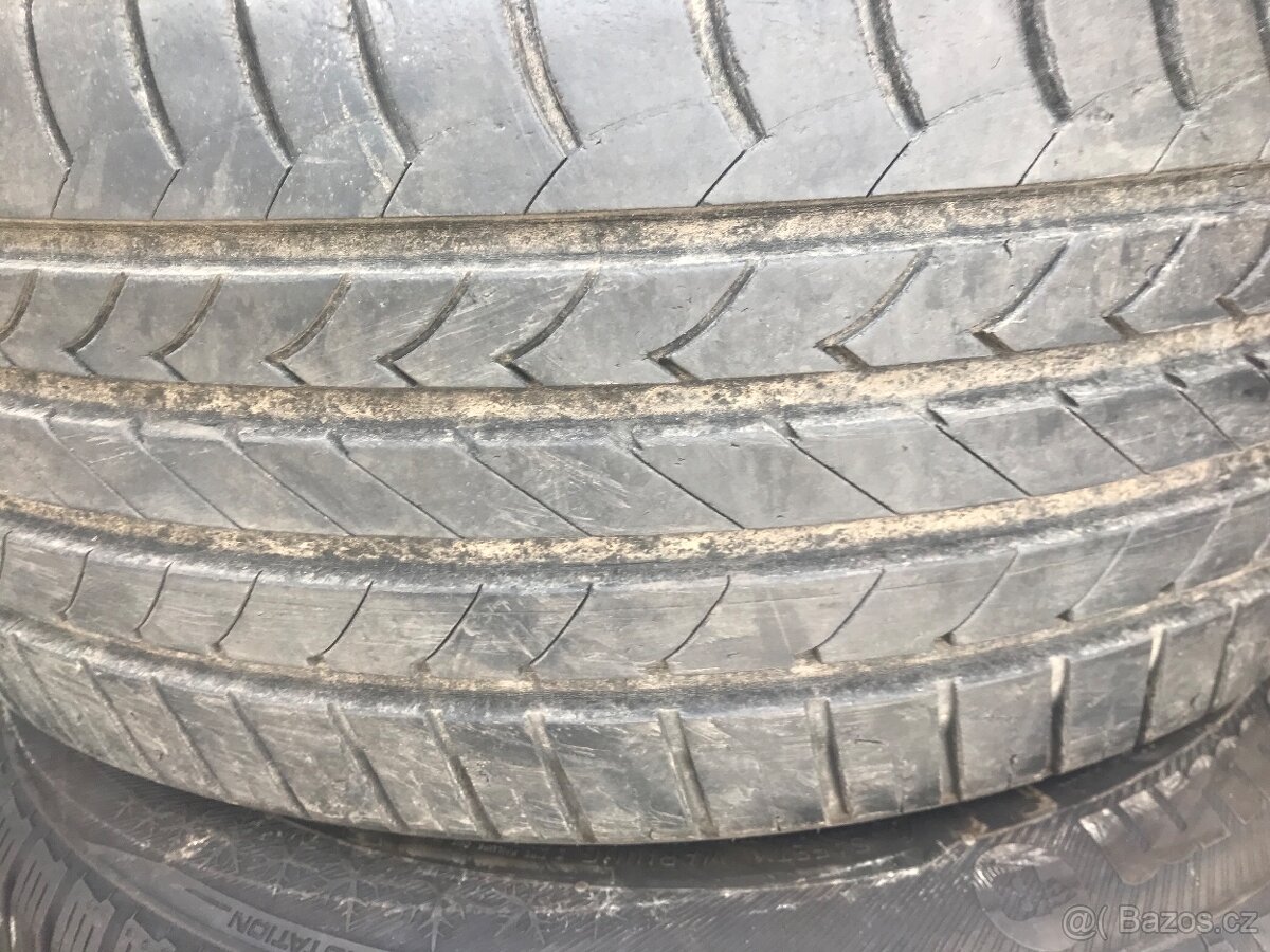 Letní pneu 235/55/17 zátěž 103 dva kusy Dunlop
